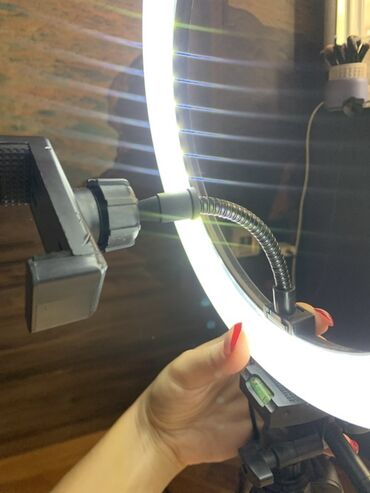 İşıqlandırma: Peşəkar Ring Light (Üç Ayaqlı) • Güclü və bərabər işıqlandırma • 3 — 7