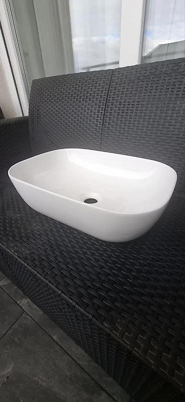 Slavine: LAVABO SA SLAVINOM | Kao nova, cena za lavabo sa slavinom. Zadnja — 4