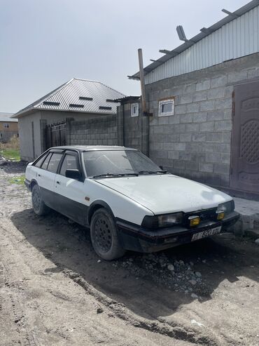 ас машина: Mazda 626: 1987 г., 2 л, Механика, Бензин, Хэтчбэк