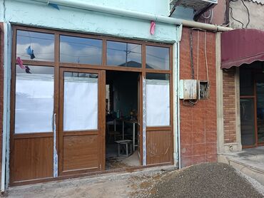 аренда помещения под продуктовый магазин: Təcili Qapilar satılır yanında tağı ilə birlikde 3m eni 2.55