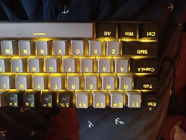 lil uredjaj: Mala E-YOOSO Z11 tastatura.
Ispravna — 6