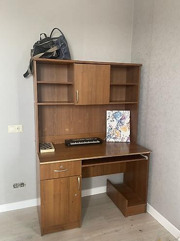 study table: Письменный стол с надстройкой - Материал: ЛДСП под дерево (теплый — 1