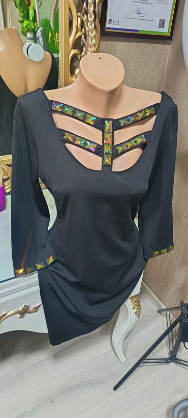 Ziyafət donları: Qırmızı və qara zərif onlar hər biri qiyməti ayırdı yenidən seclmir — 9