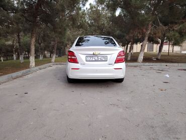 Chevrolet: Chevrolet Aveo sedan – ağ rəng Model xüsusiyyətləri: - Korpus: 4 — 3