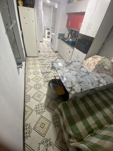 азия курулуш: 2 комнаты, 10 м², Хрущевка, 1 этаж, Старый ремонт