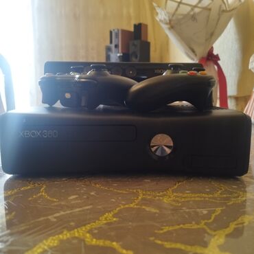 Xbox 360 & Xbox: Xbox 360 Slim oyun konsolu komplekt - Konsol: Xbox 360 Slim (HDMI — 11