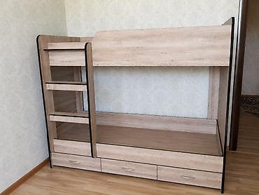 house pro: Двухъярусная кровать с лестницей и тремя выдвижными ящиками. - — 1