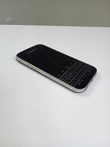 смартфоны блэкберри: BlackBerry Classic (Q20) с аппаратной QWERTY‑клавиатурой. - Экран — 5