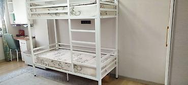 bunk bed: Двухъярусная кровать с матрасами - Конструкция: прочная металлическая — 2