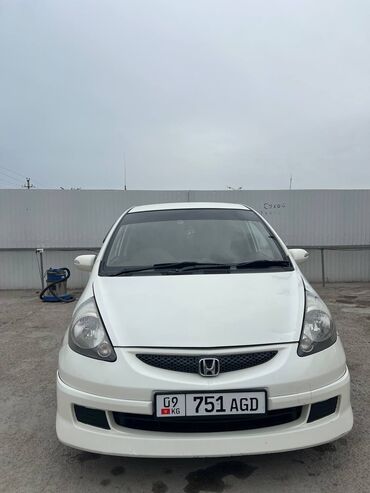 продаю аворийный спринтер: Honda Fit: 2004 г., 1.3 л, Автомат, Бензин, Седан