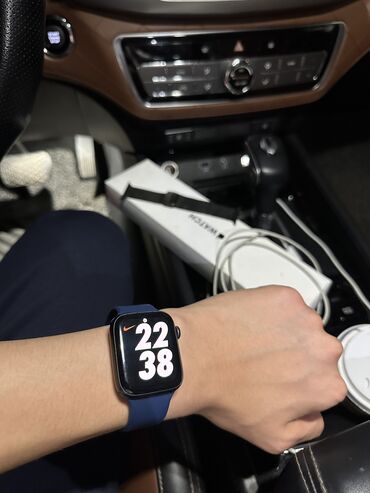 Apple Watch: Apple Watch SE 1 (44mm) Продаю, состояние хорошее, стоит защитное