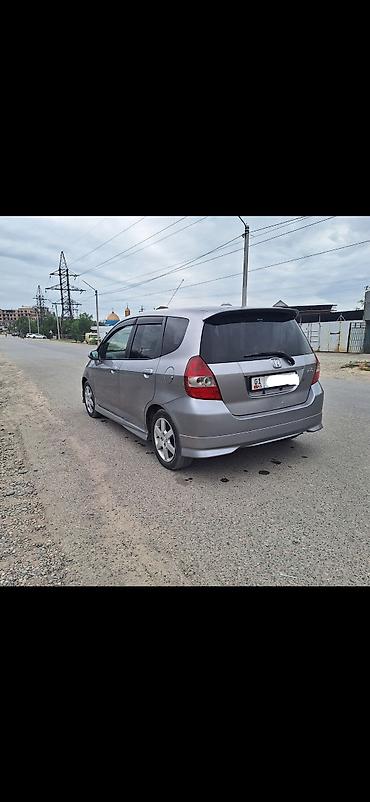 сотый: Honda Fit: 2003 г., 1.3 л, Вариатор, Бензин, Хэтчбэк — 4