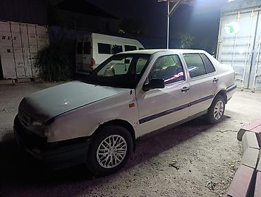 подголовник: Volkswagen Vento: 1994 г., 1.8 л, Механика, Бензин, Седан — 1