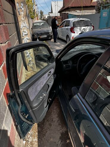 Mazda: Mazda 626: 1997 г., 1.8 л, Механика, Бензин, Седан — 10