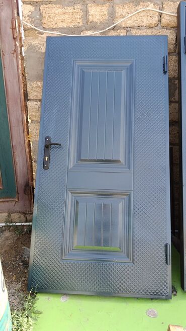 Soyuducular: Seyf qapı satlir Yendir 1x205
160 manat 📍Unvan Baki Aylin💥