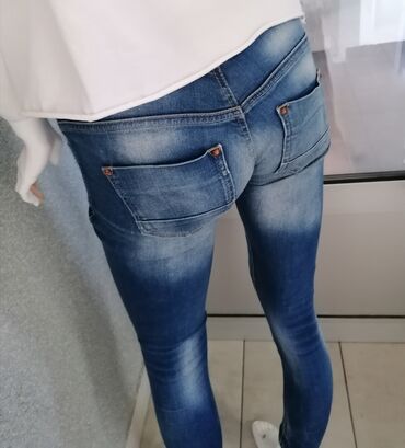 pantalone od viskoze: Farmerice extra kao nove
Vel 26
Teksas vrhunski sa puno elastina