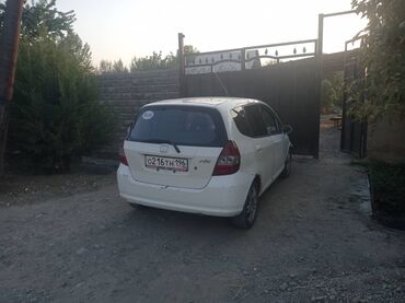 продажа авто хонда фит: Honda Fit: 2002 г., 1.3 л, Автомат, Бензин, Хэтчбэк