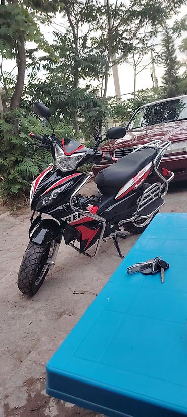elektrikli skuterler m4 max: Skuter / moped – sport üslublu gövdə və əlavə qoruyucu relslərlə — 1