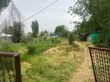 дом для куда тосуу: Продаётся большой мансардный дом участок 20 соток есть баня, сарай