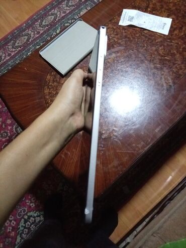 Digər planşetlər: Tecno iPad (planşet) və maqnitli örtük - Brend/model: Tecno planşet — 10