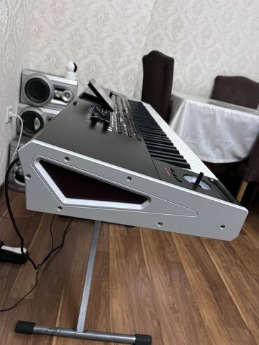 Sintezatorlar: Sintezator, Korg — 4