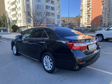 Toyota: Toyota Camry: 2.5 l | 2014 il Sedan — 4