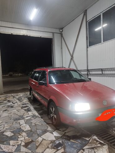 машина дишовый: Volkswagen Passat: 1989 г., 1.8 л, Механика, Бензин, Универсал