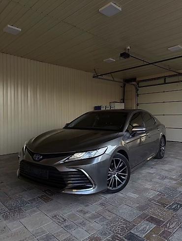 интересует: Toyota Camry: 2022 г., Вариатор, Гибрид, Седан — 1