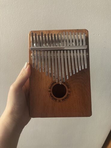 musiqi alətləri tar: Kalimba musiqi aləti. Təzədir, qutusunda. Qiymət 40 azn