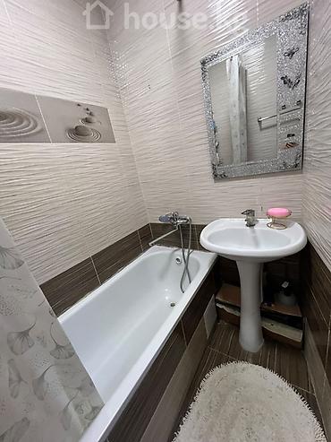 Продажа квартир: 3 комнаты, 62 м², Кудайберген авторынок 105 серия, 1 этаж — 2