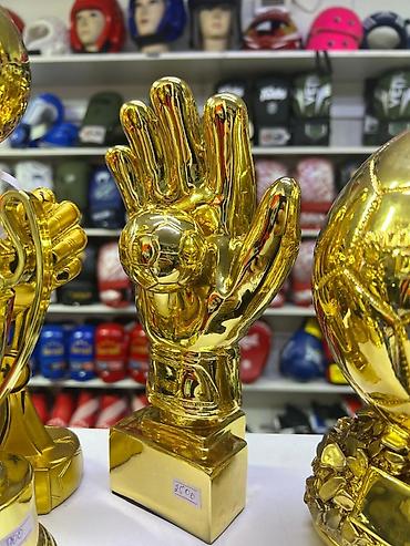 Статуэтки: #Кубки и фигурки-статуэтки для награждения - Материал: золотистый — 3