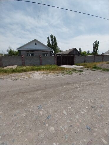 продаю 1 комн элитку бишкек: Дом, 65 м², 4 комнаты, Риэлтор, Старый ремонт