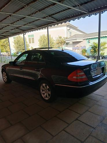 Mercedes-Benz: Mercedes-Benz E 240: 2.6 l | 2002 il Sedan — 3