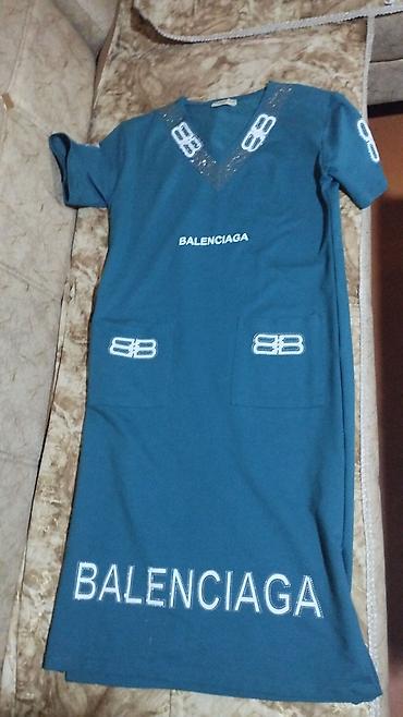 ucuz paltolar: Balenciaga temalı qadın paltarı - Rəng: tünd mavi/teal - Model — 1