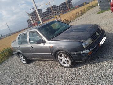 женил жук ташуучу унаа: Volkswagen Vento: 1992 г., 2 л, Механика, Бензин, Седан
