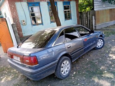 тайота продо: Mazda 626: 1989 г., 2 л, Механика, Бензин, Хэтчбэк