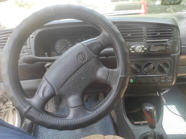 гольф 3 vr6: Автомобиль Volkswagen Golf III поколения. Руль обтянут чехлом. Видна