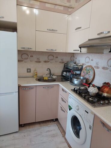 Uzunmüddətli kirayə mənzillər: Mənzil – san/qovşağı və balkon təsviri - Hamam: Divar və döşəmə — 36