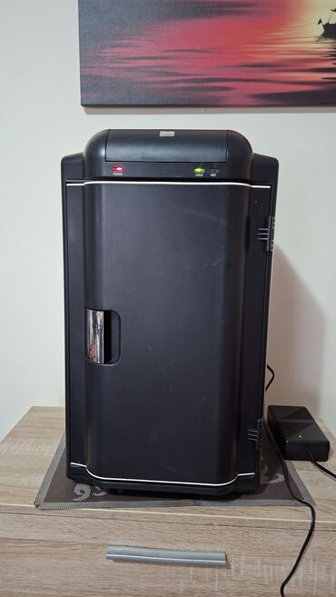 Frižideri: Mini frižider/grejač sa termoelektričkim hlađenjem i zagrevanjem - — 1