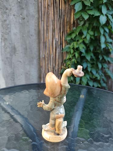 elf patuljak: Porcelanska figurica patuljka sa svećnjakom - Materijal — 2
