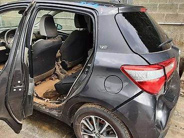 Transport: POLUSTRANICA ZA TOYOTA YARIS OD 2013. DO 2023. GOD. | Svi delovi za — 1