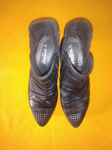 Gležnjače: Gležnjače, 38 — 2