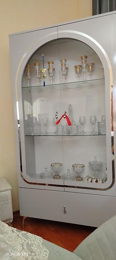 xrustal meyvə qabi: Qonaq otağı dəsti – zərif dizaynlı, açıq boz tonlarda Tərkibi: - L — 1