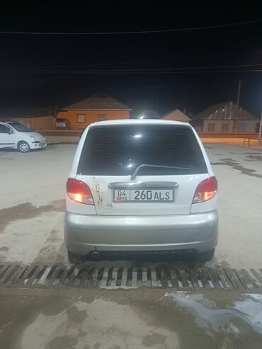 ош унаа базар: Daewoo Matiz, пятидверный городской хэтчбек, бело‑серебристый двухтон