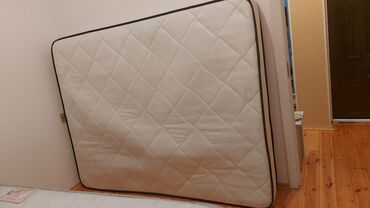 tek matraslar: Matras satilir alinib 120 AZN 50Azn satilir(az istifade olunub) tecili