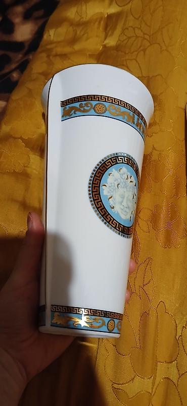 qiz resmi: Bir vaza, Farfor — 3