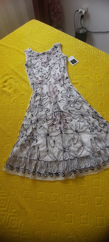 krojevi haljina za punije dame: L (EU 40), XL (EU 42), bоја - Bež, Na bretele