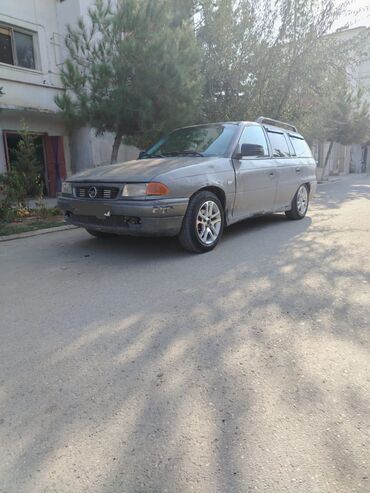 Opel: Opel Astra Caravan (şunur kuzov) Xüsusiyyətlər: - Kuzov — 2