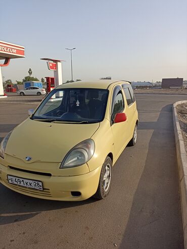Toyota: Toyota Funcargo: 2000 г., 1.3 л, Автомат, Бензин, Универсал