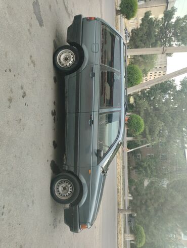 гетз 2: Volkswagen Passat: 1989 г., 1.8 л, Механика, Бензин, Универсал